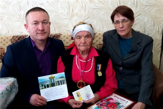 90-летний юбилей отметила ветеран педагогической деятельности, жительница с.Алманчиково Анастасия Максимовна Хадарова