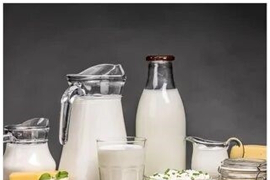 Как выбрать в магазине натуральное и вкусное молоко