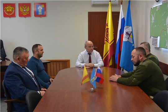 Глава Батыревского муниципального округа встретился с волонтерами, оказывающими помощь военнослужащим, участвующим в СВО