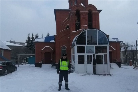 В день памяти жертв при ДТП сотрудники ОГИБДД ОМВД по Чебоксарском у району посетили Храм Державной иконы Божией Матери