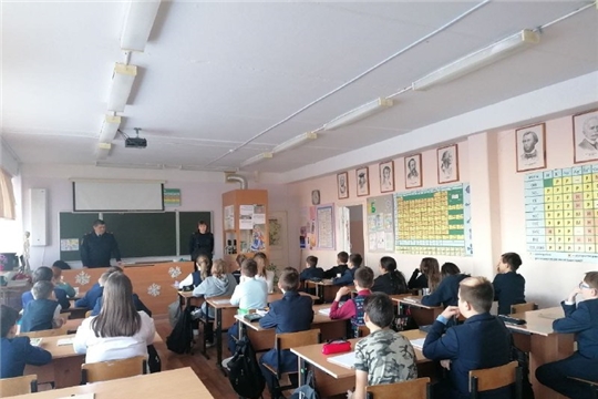 В рамках Всероссийской акции «Безопасность детства» в Тренькасинской школе провели профилактическую беседу с учениками