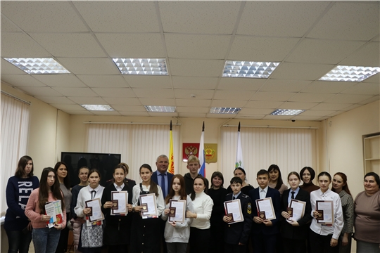 В День Конституции юным жителям Чебоксарского района вручили паспорта