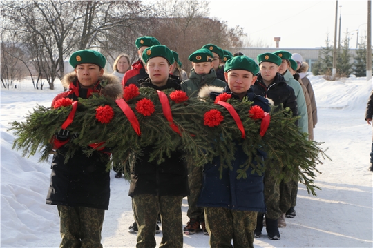 В честь вывода войск из Афганистана состоялась торжественная церемония возложения цветов к памятнику воину-интернационалисту