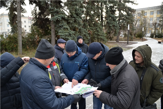 Народные избранники ознакомились с благоустройством сквера Текстильщиков и сквера на площади Республики