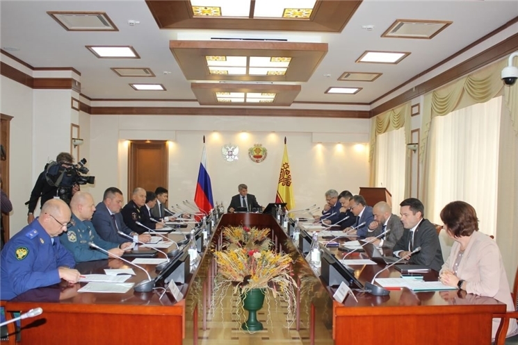 Чăваш Республикинче Коррупципе кĕрешессине йĕркелекен комиссийĕн ларăвне Олег Николаев йĕркелесе ертсе пынă