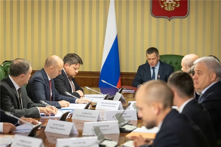 Чӑваш Енӗн "Ҫӗнӗ Шупашкар" уйрӑм экономика зонине йӗркелеме панӑ заявкӑна Раҫҫей Федерацийĕн Правительствин Вице-премьерӗ Юрий Трутнев ырланӑ