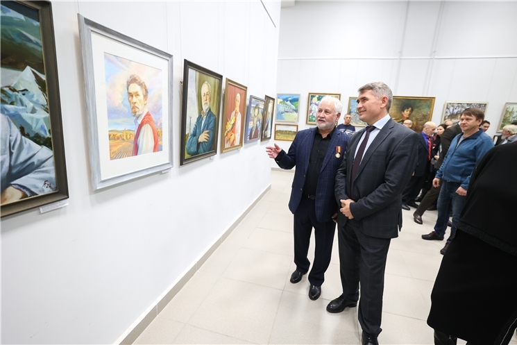 «Эпир – пуян нациллĕ халӑх, пирӗн  паллă ентешсем чылай, вĕсен паха ĕҫĕ ыттисемшĕн тĕслĕхре», – тесе каланă Чăваш Ен Пуҫлăхĕ