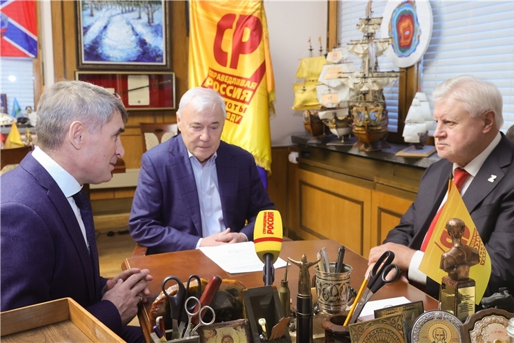 «Чӑваш Республики ҫинчен лайӑхпа каланине илтме питĕ кӑмӑллӑ», –  тенĕ Сергей Миронов