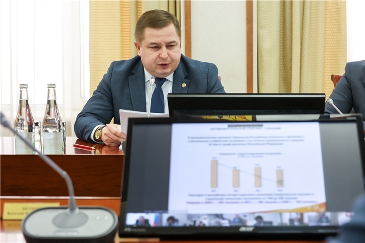 Чӑваш Ен Пуҫлӑхӗ алкоголе ваккӑн сутассине тӗрӗслесе тӑрас ӗҫе ҫӗнӗрен пуҫарса яма кирлине каланӑ