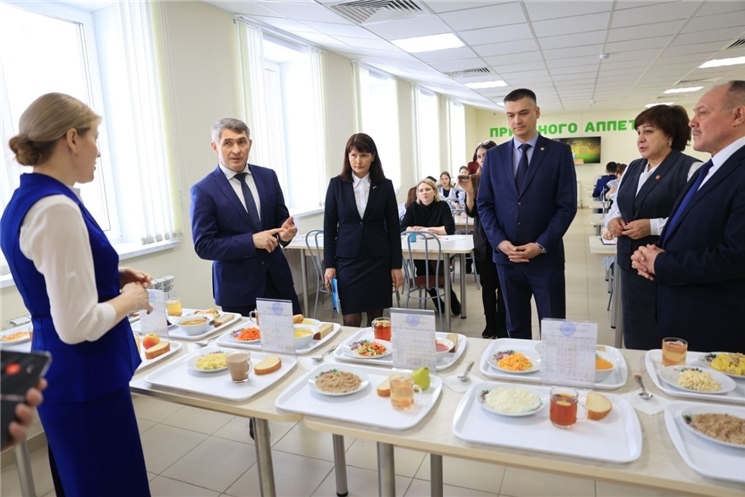 Чăваш Ен Пуҫлăхĕ Елчĕк шкулĕнче пулнă