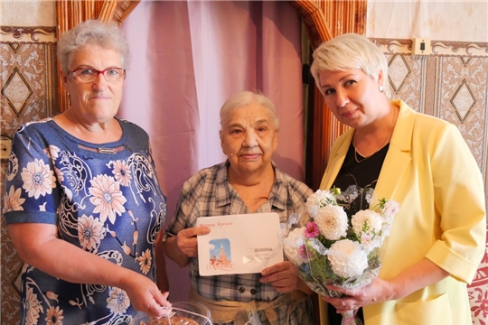 Долгожительницу поздравили с 90-летним юбилеем