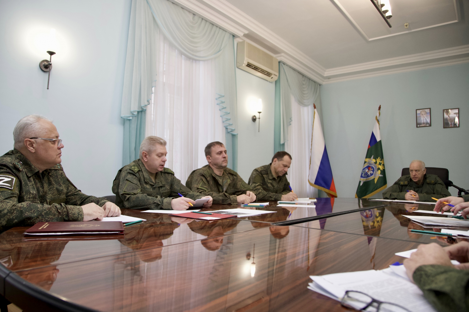 Председатель СК России провел оперативное совещание в Луганске | 01.11.2022  | Алатырь - БезФормата