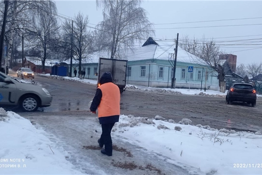 Обработка городских улиц в период гололедицы