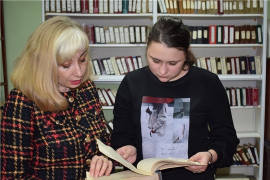 В целях формирования бережного отношения к историческому наследию отдел ЗАГС города Алатыря оказывает методическую помощь студентам