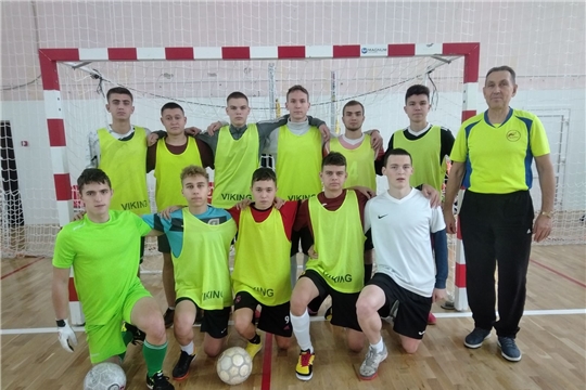 30 октября в спортзале АУ ФСК "Восток" проводились стартовые игры турнира по мини-футболу "Футбол - игра народная" 3-его дивизиона