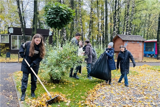 В Парке Николаева проводят субботники