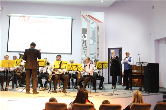 Концертно-духовой оркестр выступил с концертом «Музыка для души»