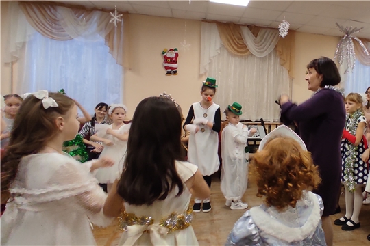 В ЧДМШ №3 прошло новогоднее представление