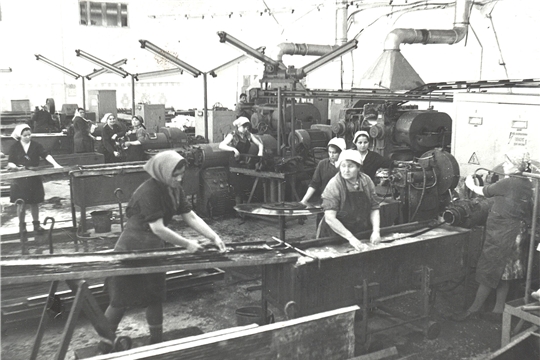 День тружеников легкой, пищевой и текстильной промышленности в годы Великой Отечественной войны