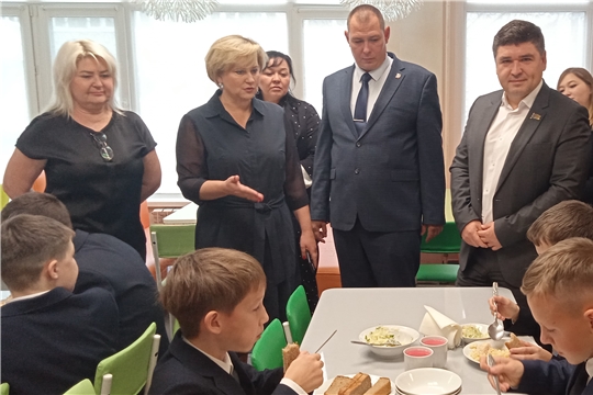 Продолжается мониторинг школьного питания