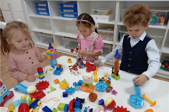 Работа кружков по дополнительному образованию в детских садах (03.10.2022 г.)