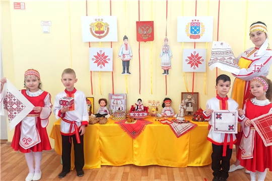 Тайны чувашской вышивки познают ребята в школах и детских садах города Чебоксары