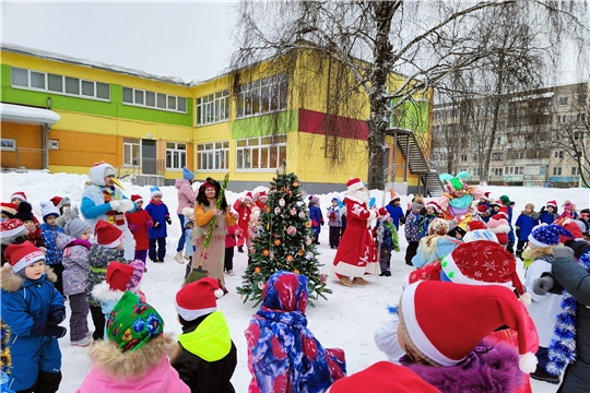 В чебоксарских детских садах стартовал новогодний флешмоб "Счастье. Детство. Новый год!"