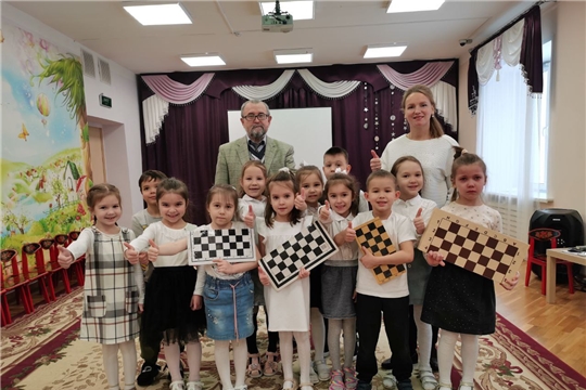 В столичных садах идет подготовка к Кубку России по шахматам «Шоколадный кубок»