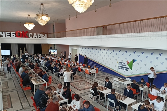 В Чебоксарах состоялся полуфинал среди учащихся, родителей и воспитанников образовательных учреждений по шахматам