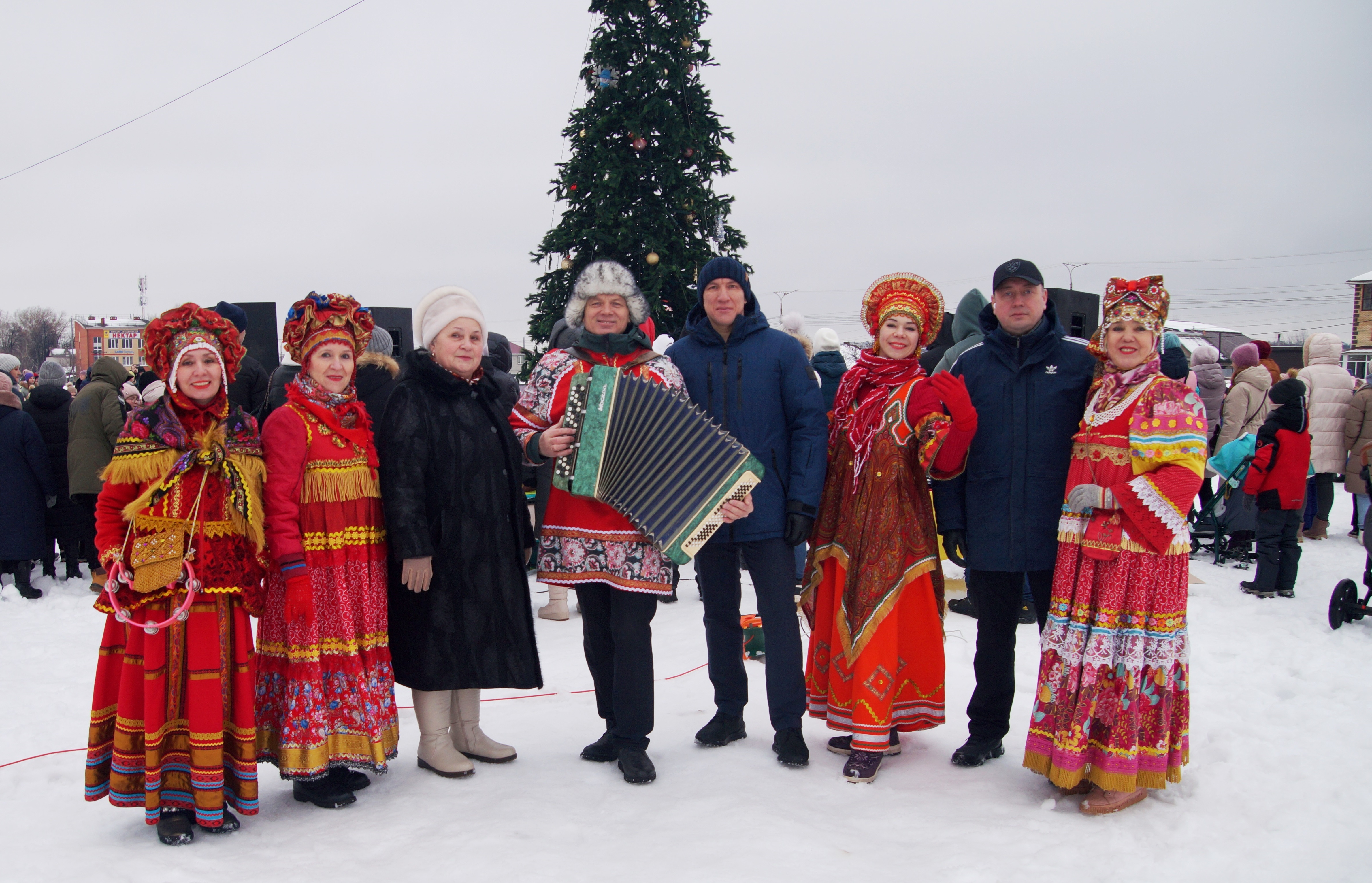 В Ленинском районе состоялся новогодний праздник для жителей микрорайонов 