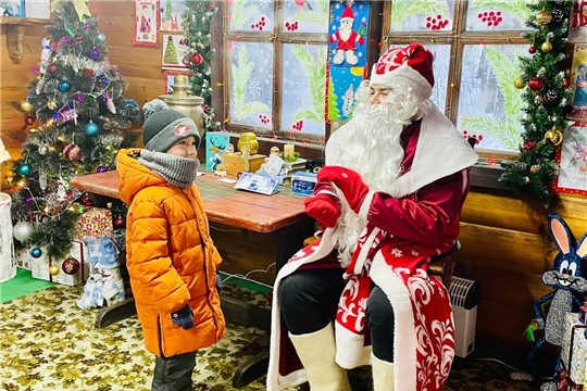 Более 100 детей посетили Дом Деда Мороза в день открытия