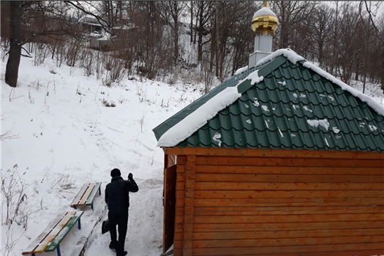 Ведется благоустройство у купелей по ул. Воеводы Буртаса и у Коммунальной слободы в Чебоксарах