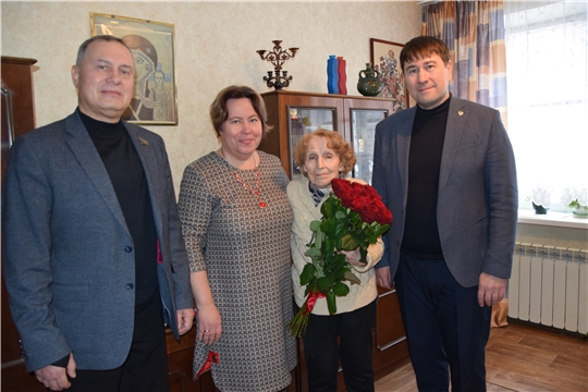 В Год педагога и наставника чествовали ветерана педагогического труда Людмилу Ильиничну Жигареву