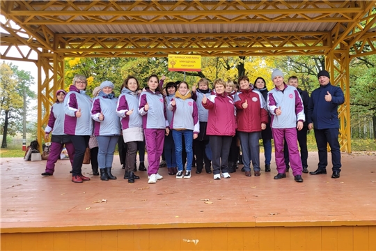 Коллектив Канашского межтерриториального медицинского центра принял участие в традиционной  акции "10000 шагов к жизни"