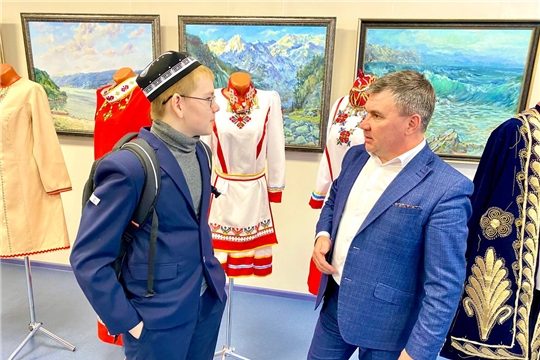 Открытие выставки-конкурса "Национальный костюм и современность"