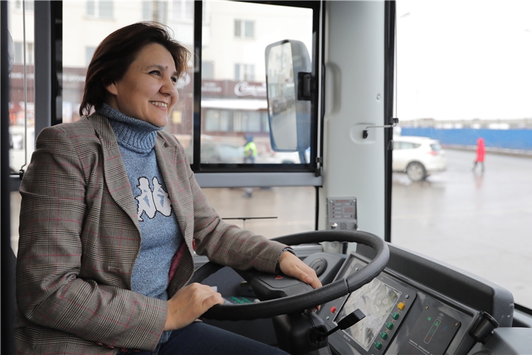 Олег Николаев поздравляет с Днем работника транспорта