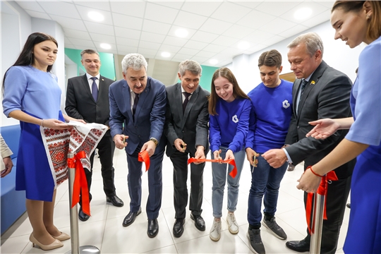 Олег Николаев открыл коворкинг-пространство Добро.центр