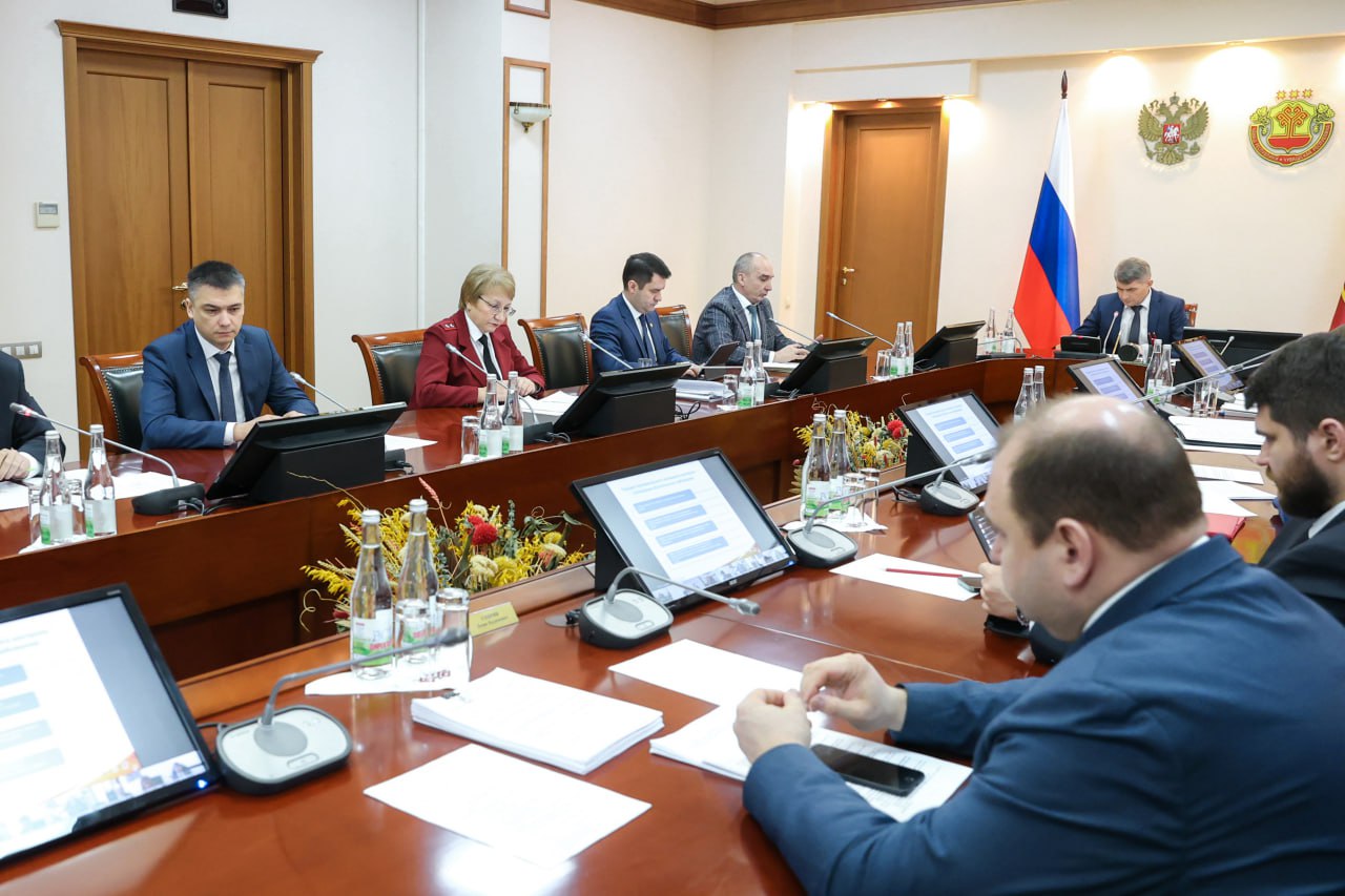 В Год счастливого детства пересмотрим и при необходимости дополним меры  поддержки семей, принявших на воспитание детей, оставшихся без попечения  родителей – Олег Николаев