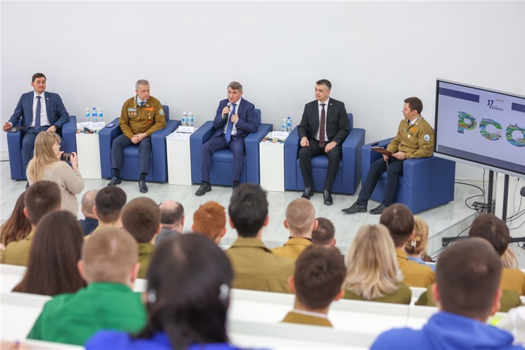 Олег Николаев поздравил бойцов российских студенческих отрядов с праздником