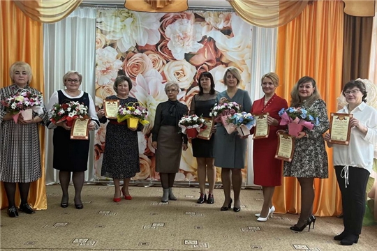 Дошкольные работники города Шумерли принимали поздравления с профессиональным праздником
