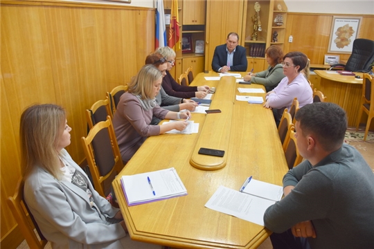 Глава администрации города Шумерля Валерий Шигашев провел заседание Межведомственной комиссии по вопросам повышения доходов бюджета города, своевременности и полноты выплаты заработной платы