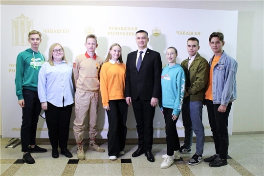 Юнармеец гимназии №8 города Шумерля Бакараев Дмитрий принял участие в заседании по взаимодействию с Общероссийским движением детей и молодежи