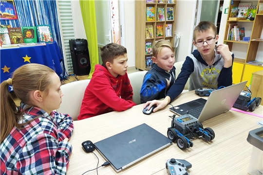 Состоялся мастер-класс по программированию роботов VEX IQ 