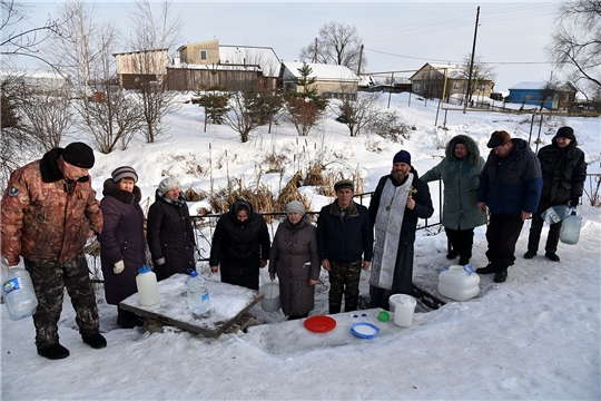 Совершен чин великого освящения воды в Святом источнике д. Сюрбеевка