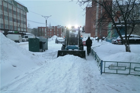 В Калининском районе г. Чебоксары проводится большая работа по уборке снега