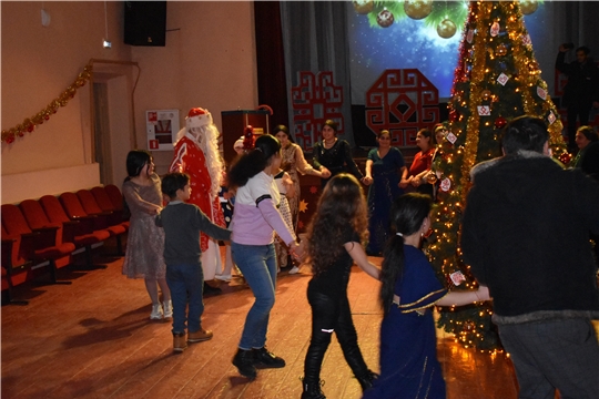 Новогоднее представление в Доме культуры "Южный" подарило зрителям чудесное праздничное настроение