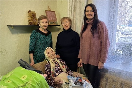 Долгожительница Калининского района Нина Захарова отметила 95-летний юбилей