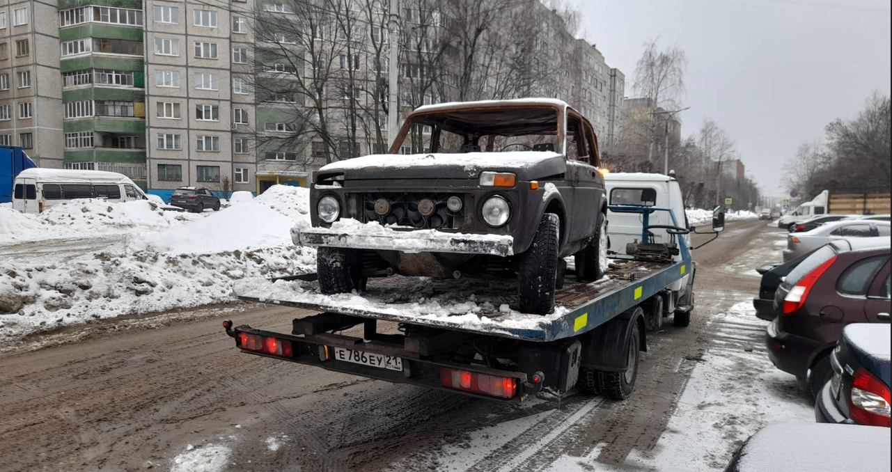 В Чебоксарах активно проводится эвакуация брошенных автомобилей, мешающих  работе снегоуборочной техники | Управа по Калининскому району администрации  города Чебоксары