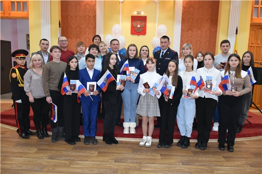 В преддверии Дня народного единства жителям Козловского района торжественно вручили паспорта Российской Федерации