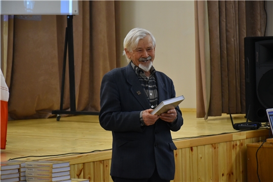 В Тюрлеминской школе состоялась презентация новой книги Николая Кудальвас